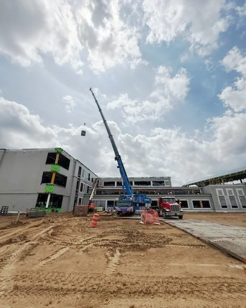 Rental Cranes in Conroe TX and Rigging Heavy Lifts
